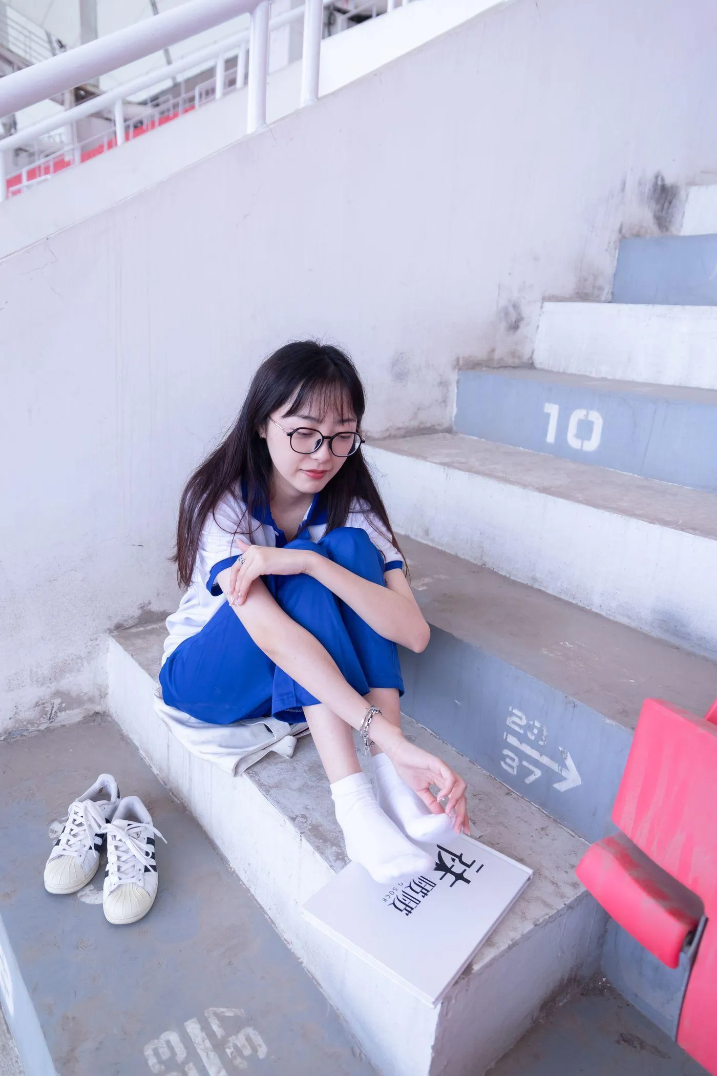[BoBoSocks袜啵啵]NO.002 稚予-校服、贝壳头、白棉袜、裸足 [139P]插图4